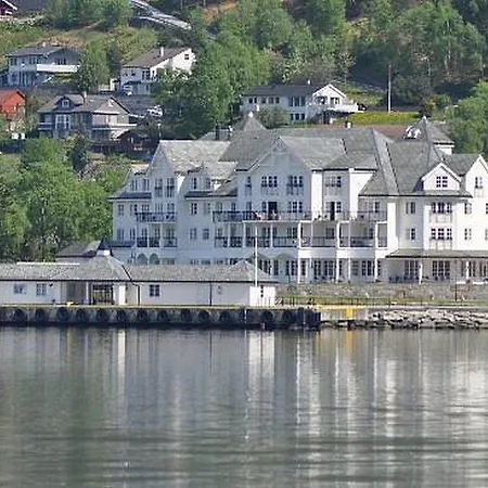 Hotel Voringfoss 3*